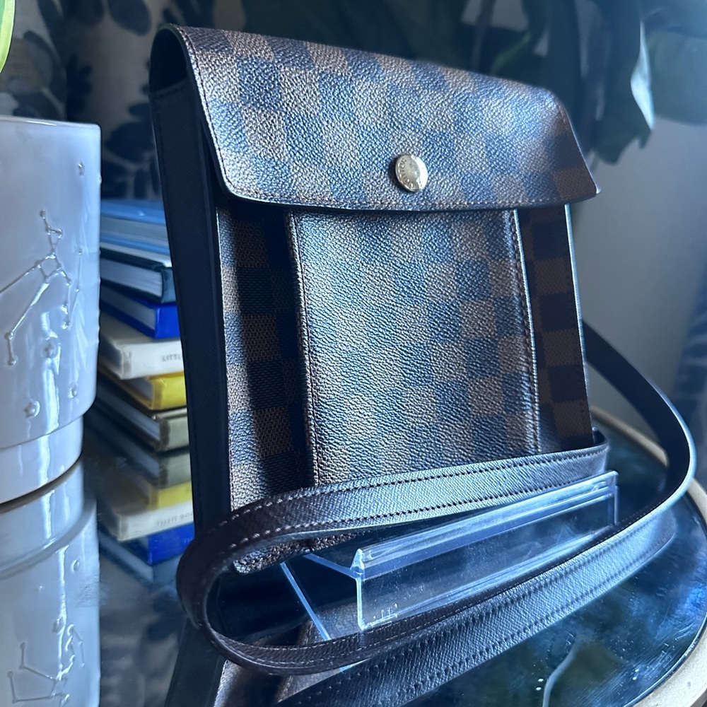 Louis Vuittom Damier Ebene Pamlico Crossbody - Picture 3 of 8